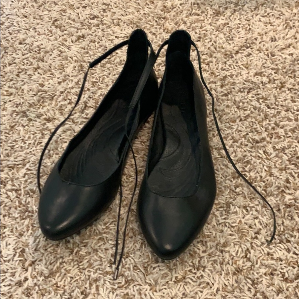 Ballerina Ankle-Tie Flats